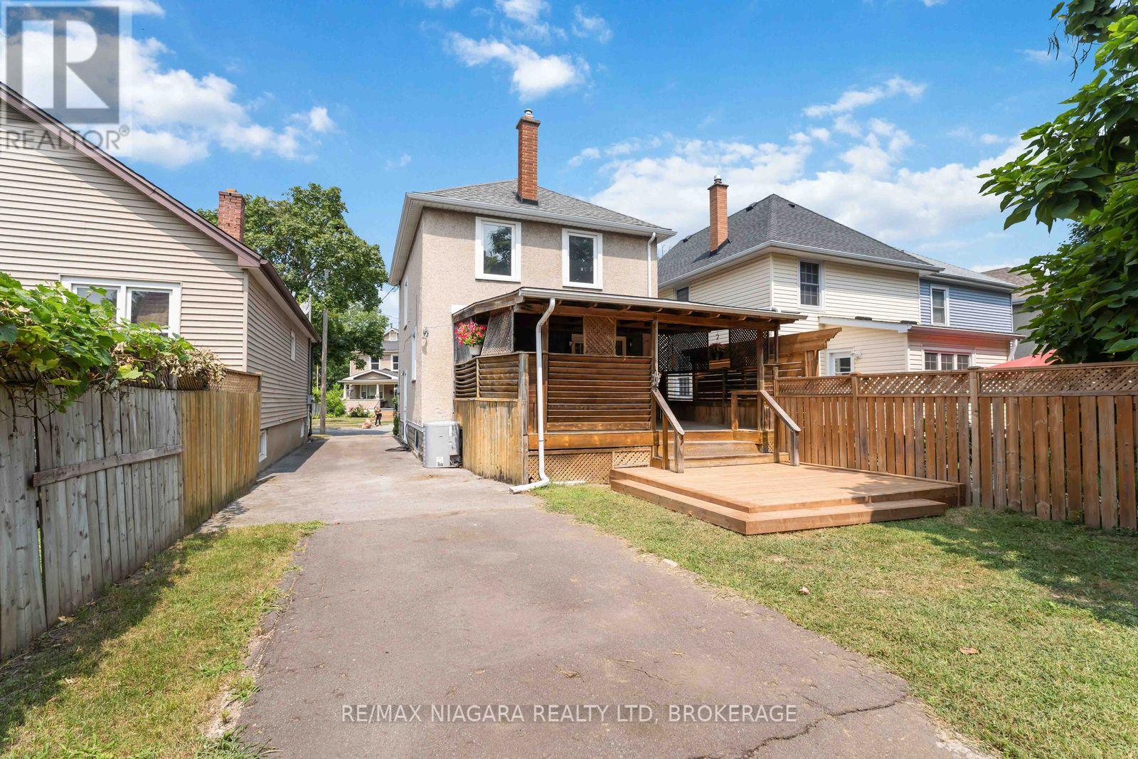 Photo 1 of 8 Russell Avenue, St Catharines ON