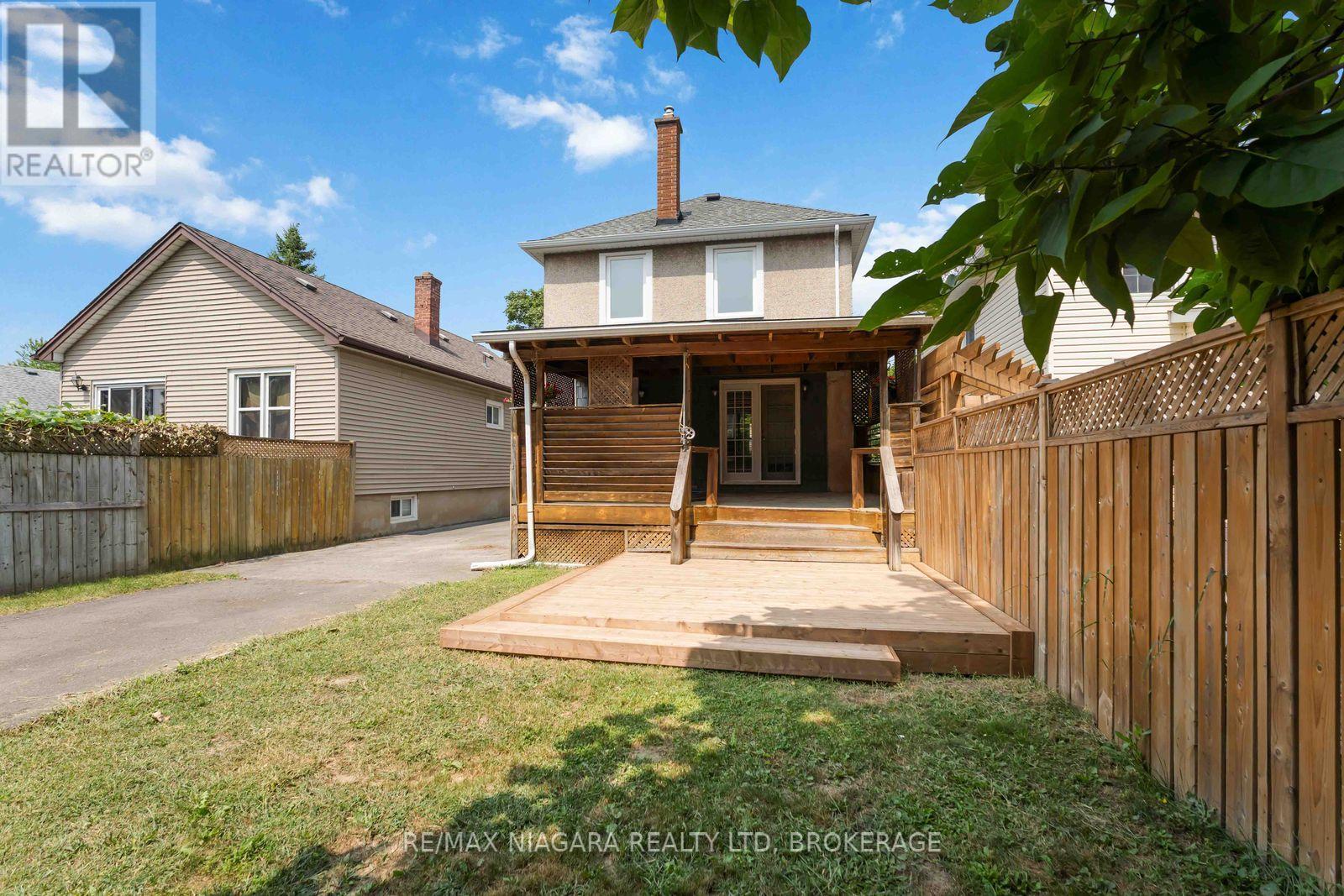 Photo 10 of 8 Russell Avenue, St Catharines ON