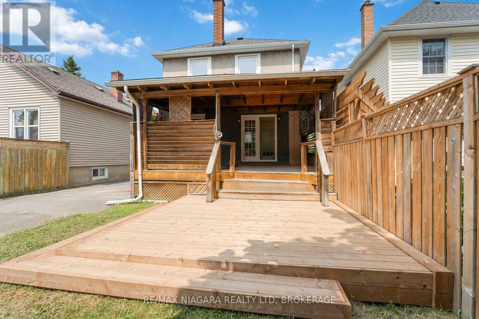Photo 14 of 8 Russell Avenue, St Catharines ON