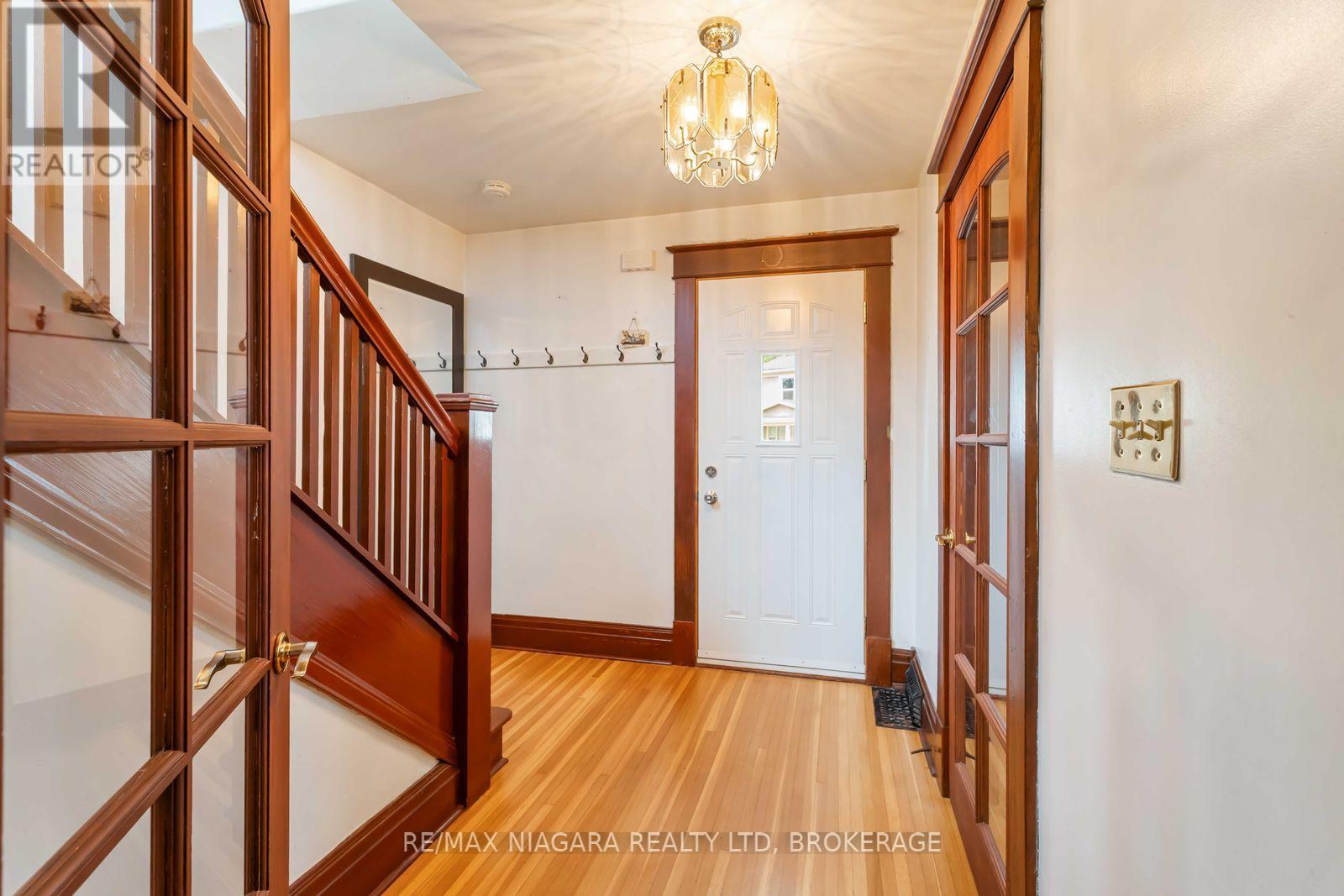 Photo 20 of 8 Russell Avenue, St Catharines ON