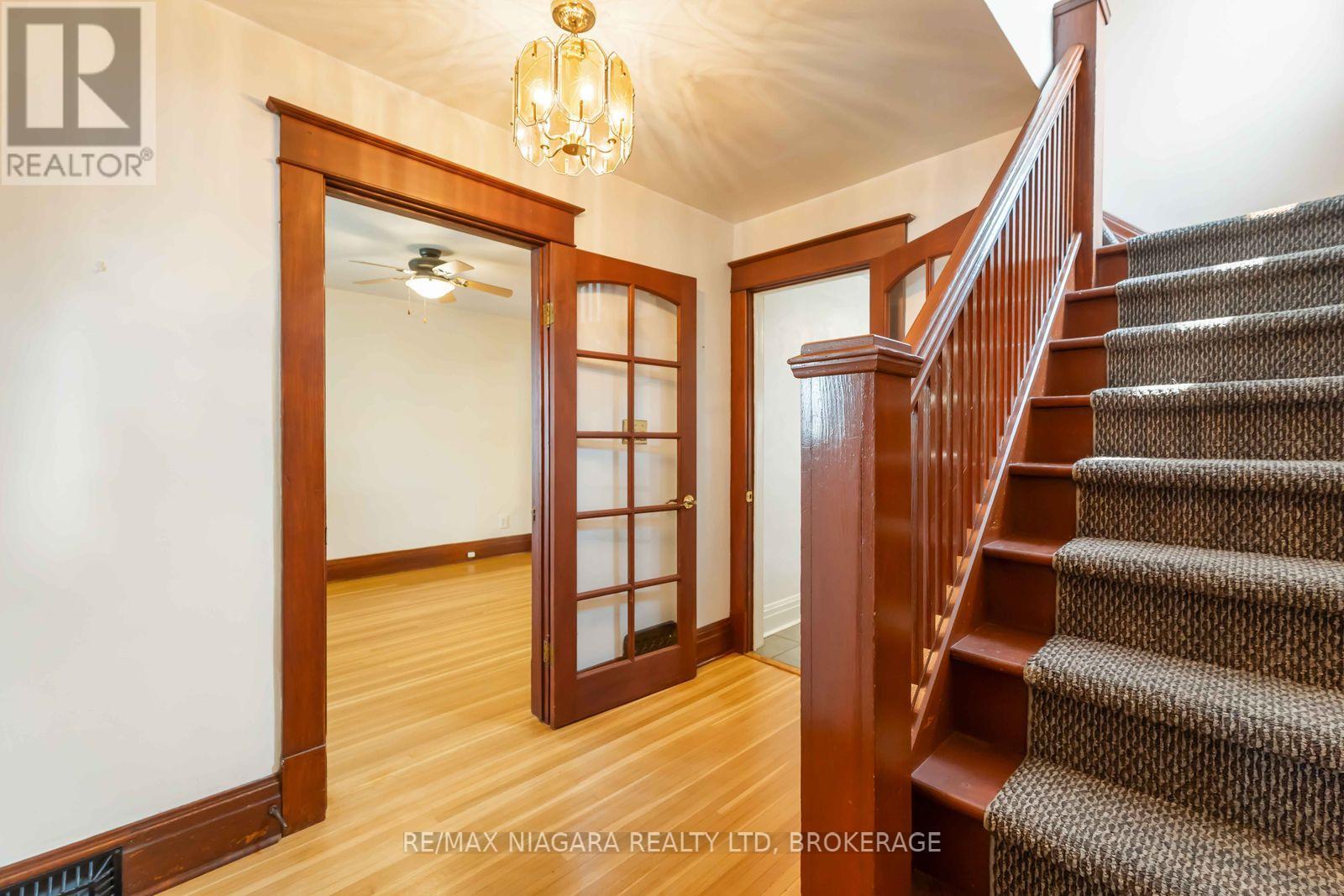 Photo 21 of 8 Russell Avenue, St Catharines ON