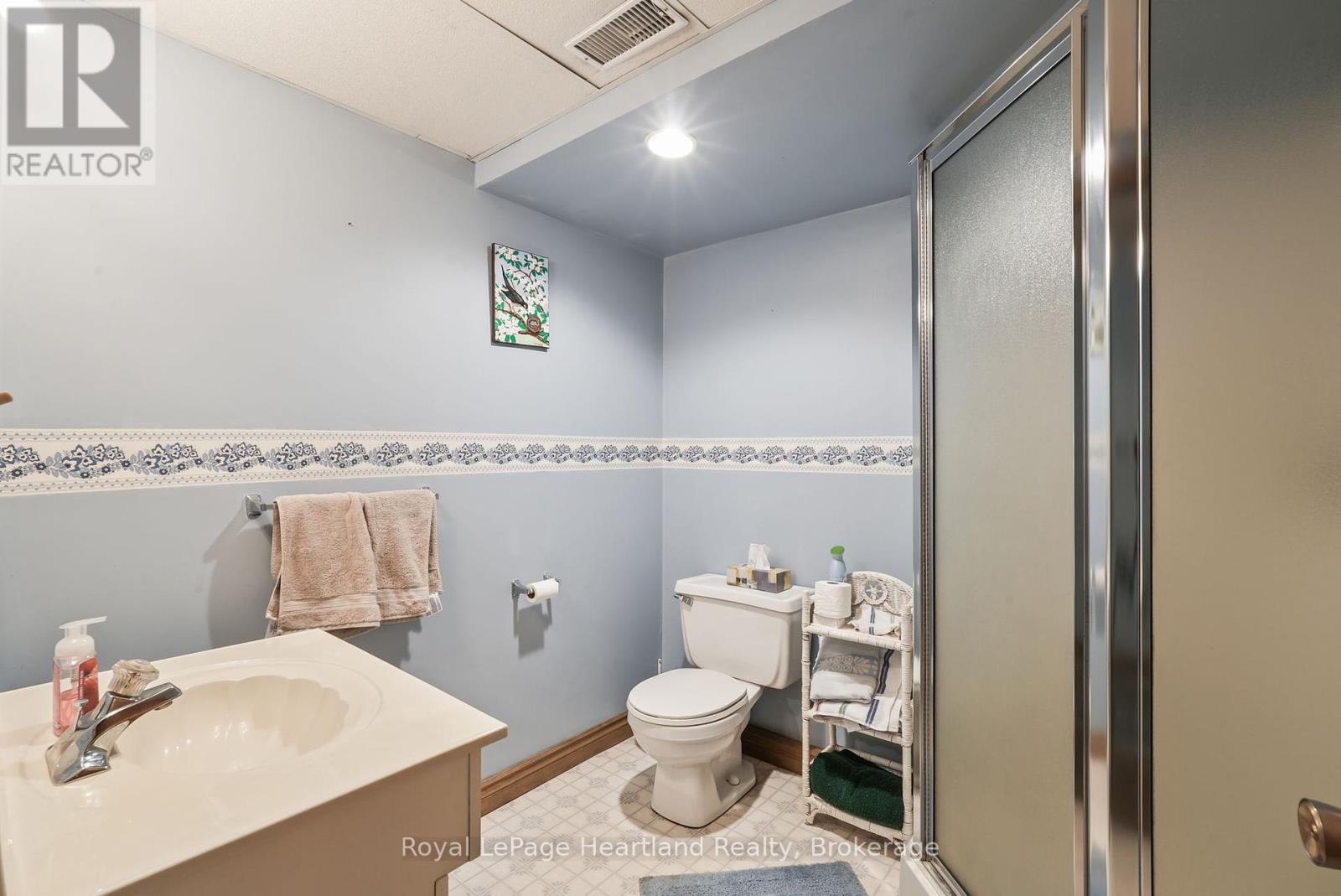 Photo 19 of 23 Mill Street E, Minto ON