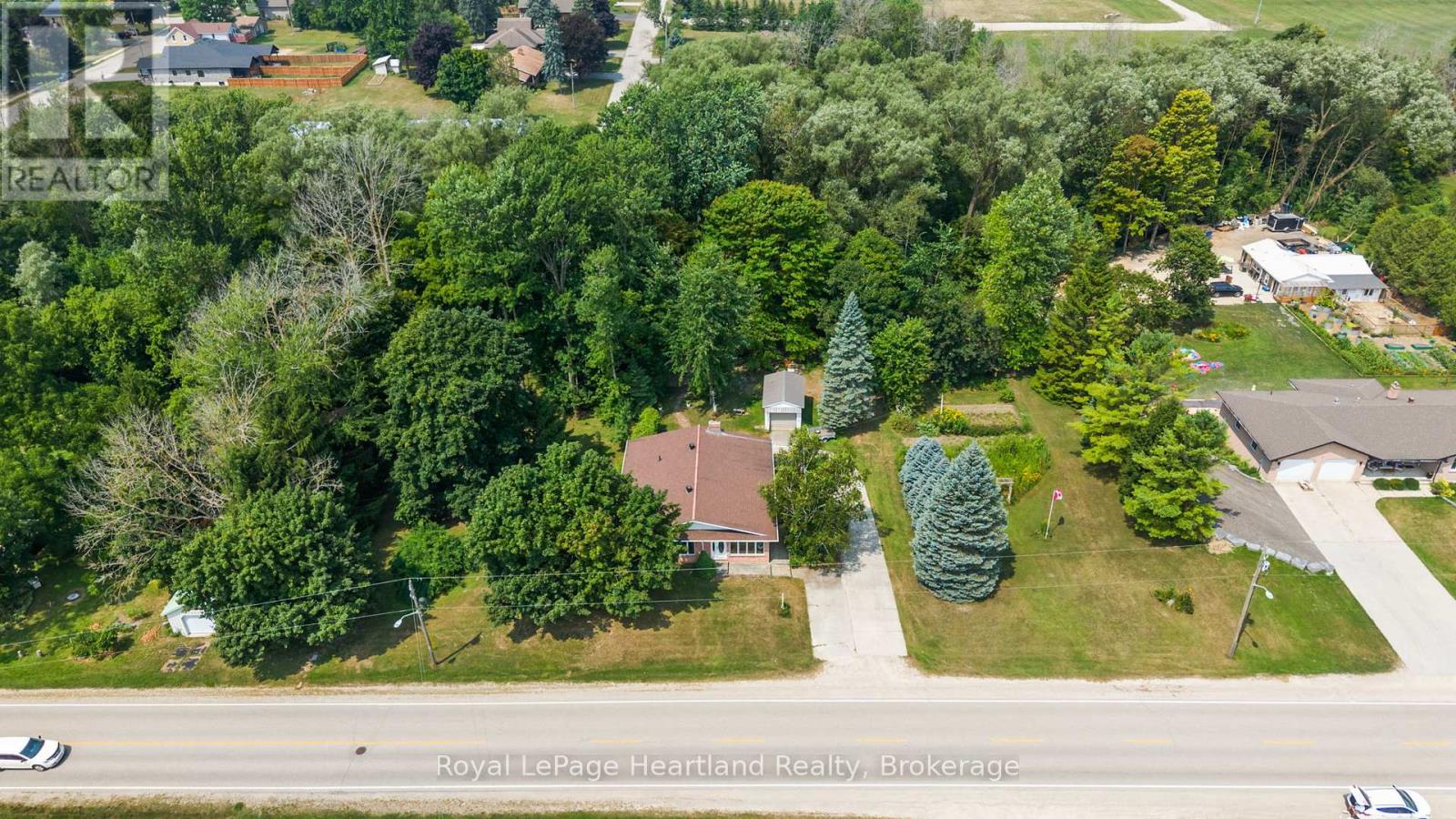 Photo 13 of 23 Mill Street E, Minto ON