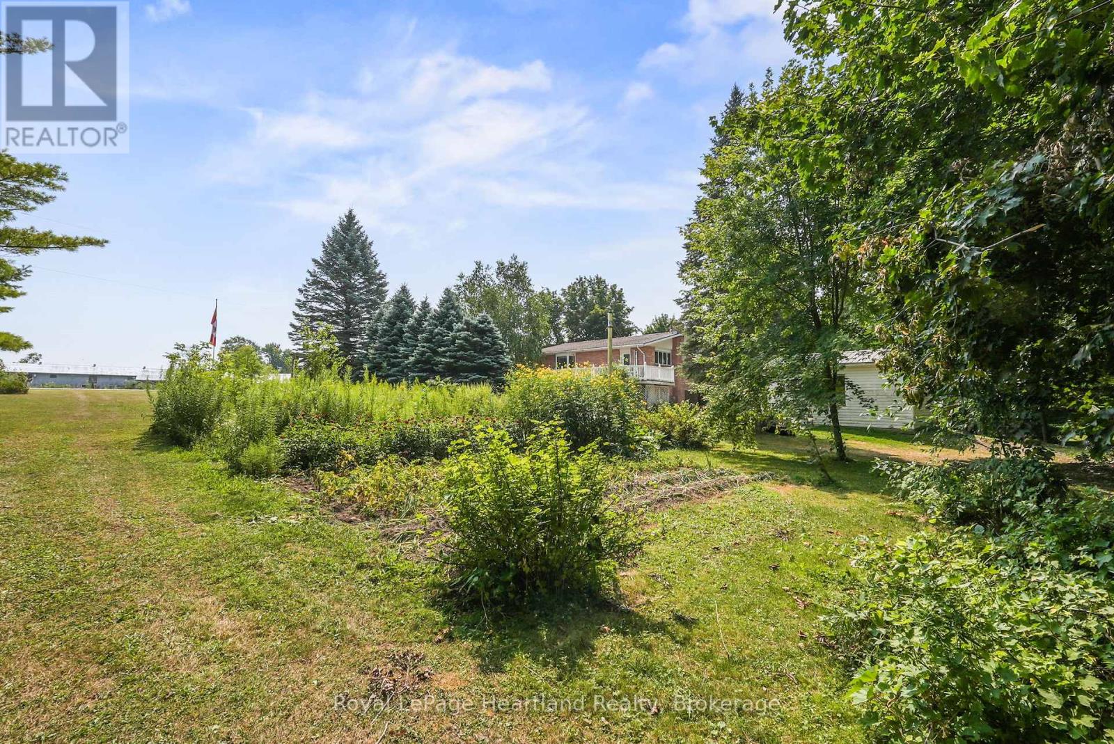 Photo 40 of 23 Mill Street E, Minto ON