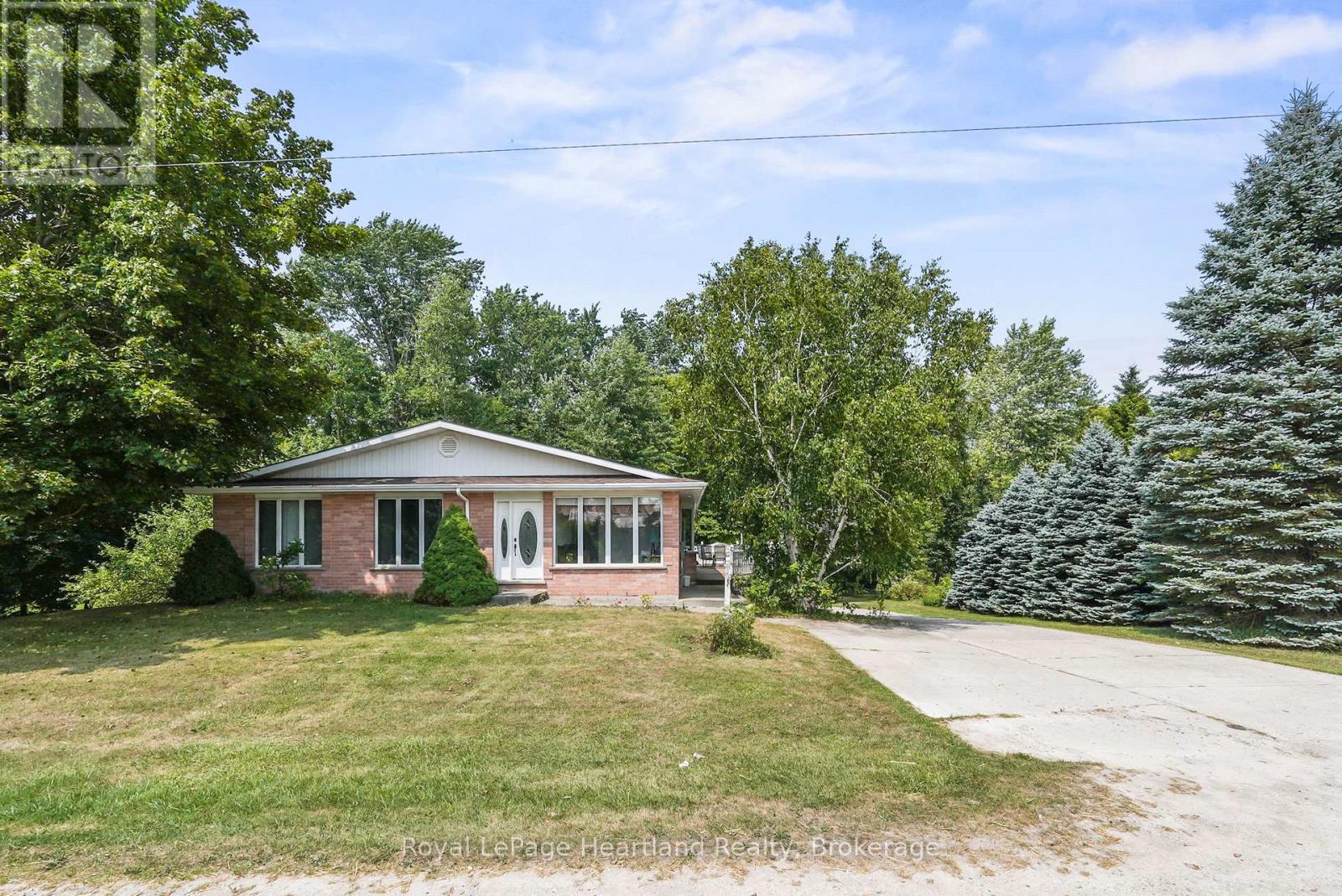 Photo 35 of 23 Mill Street E, Minto ON