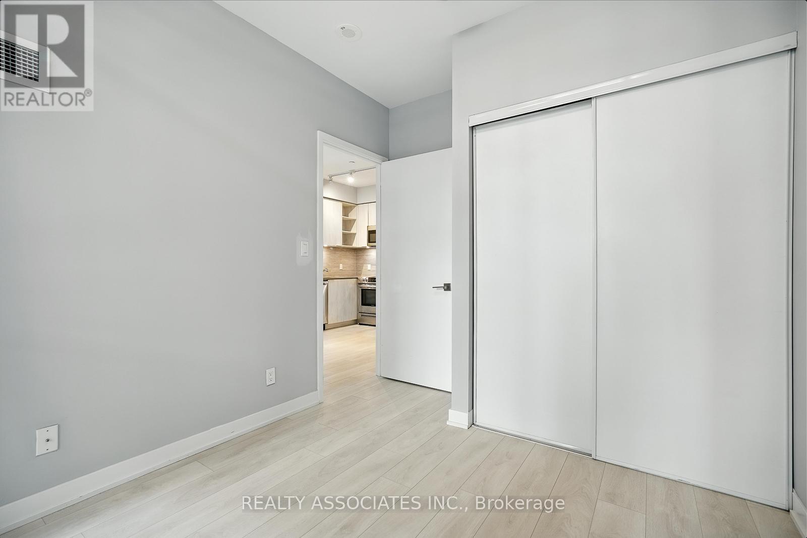 Photo 1 of 409 30 Ordnance Street, Toronto ON
