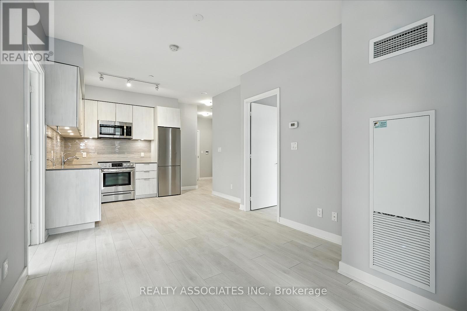 Photo 14 of 409 30 Ordnance Street, Toronto ON