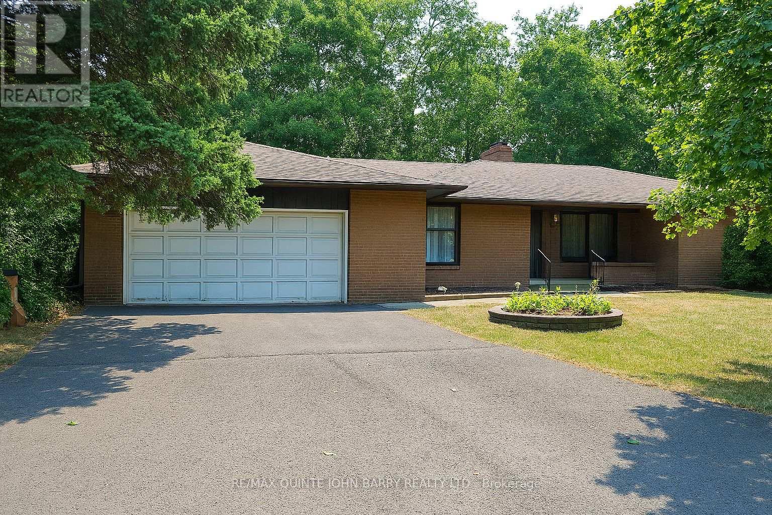 Photo 3 of 14 Parkview Heights, Quinte West ON