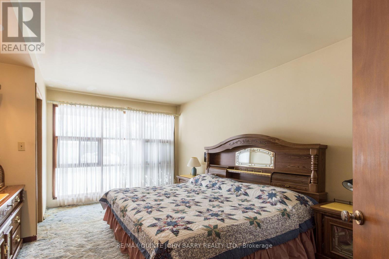 Photo 26 of 14 Parkview Heights, Quinte West ON