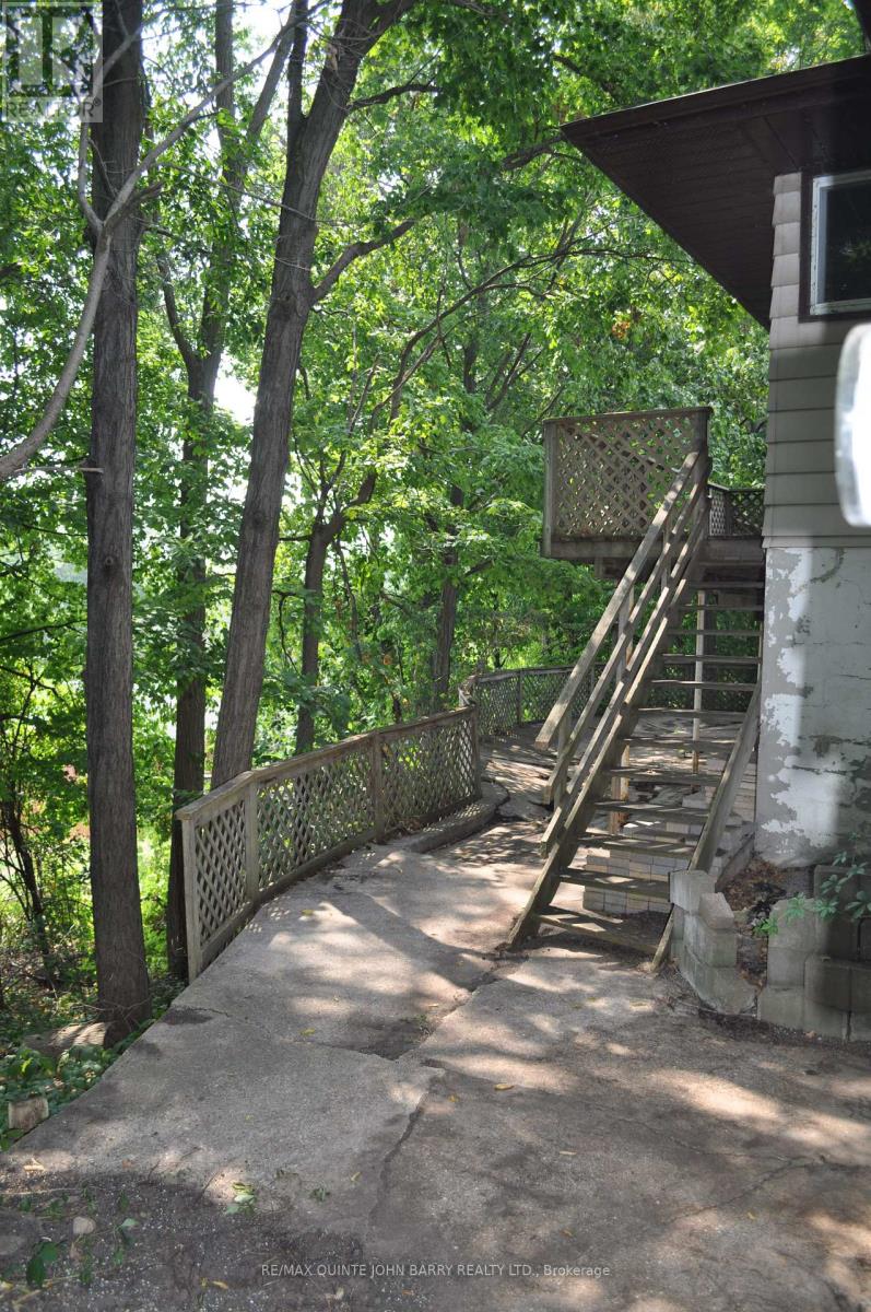 Photo 17 of 14 Parkview Heights, Quinte West ON