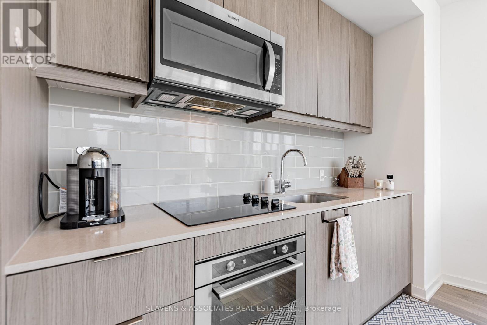 Photo 14 of 206 38 Forest Manor Road, Toronto ON