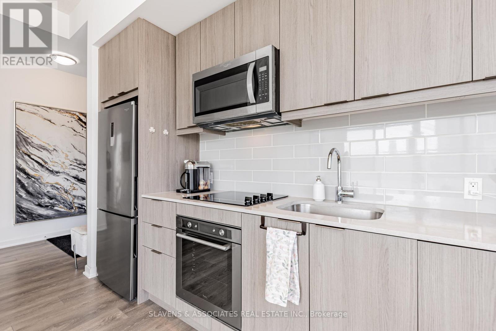 Photo 23 of 206 38 Forest Manor Road, Toronto ON