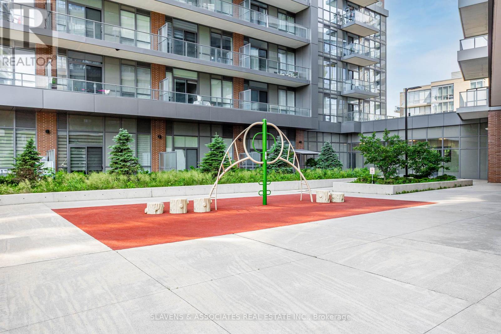 Photo 11 of 206 38 Forest Manor Road, Toronto ON