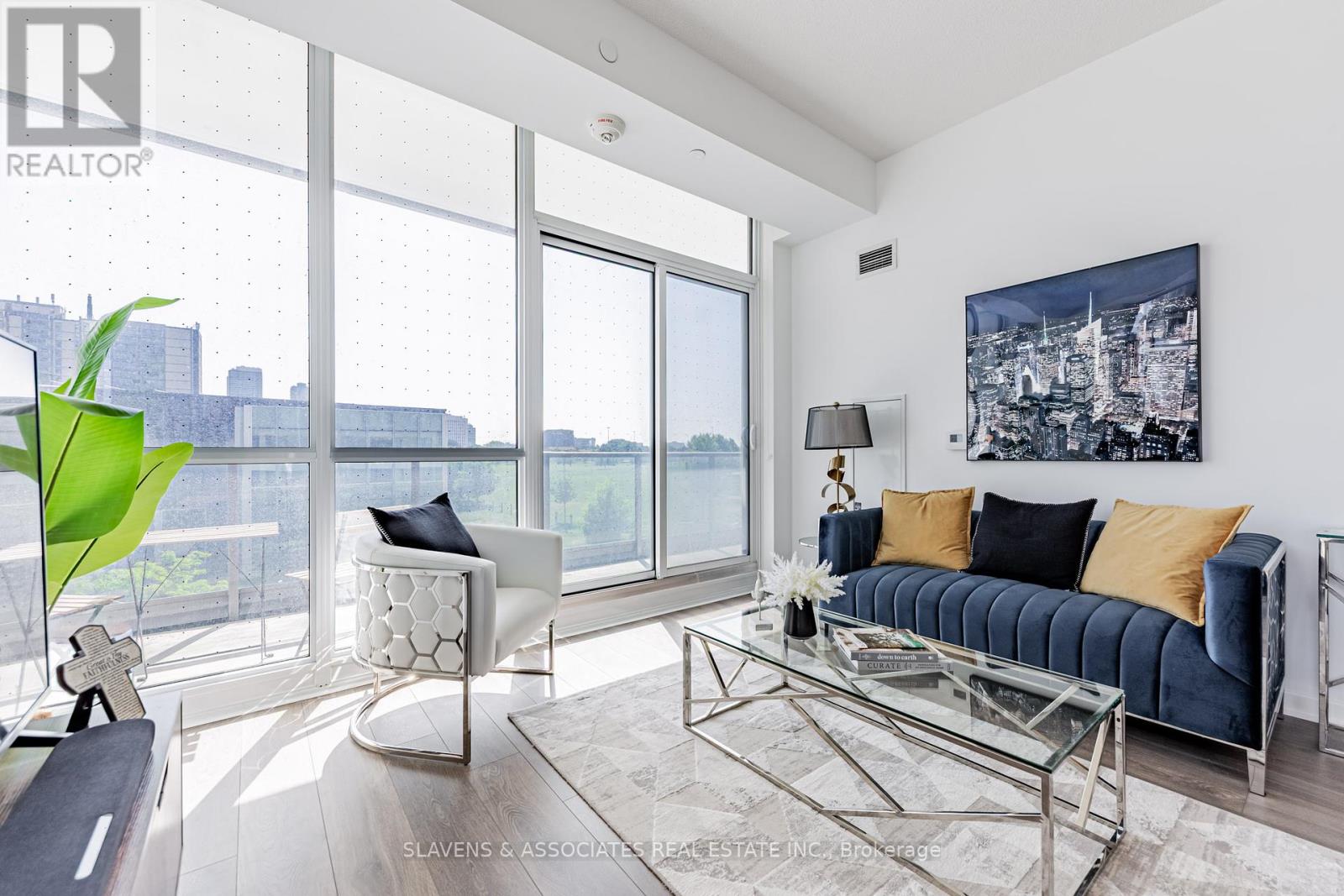 Photo 18 of 206 38 Forest Manor Road, Toronto ON