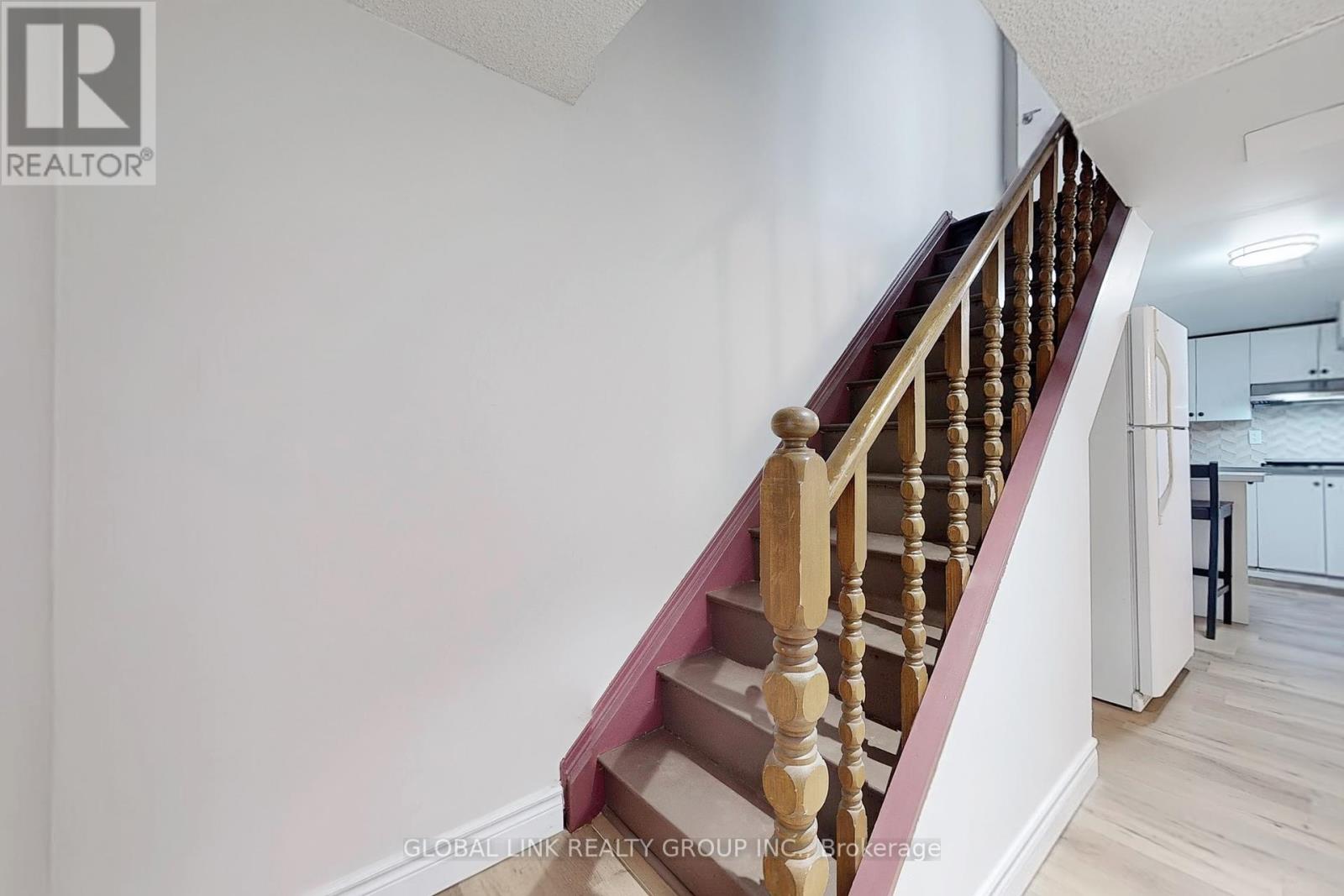 Photo 3 of 6 85 Rameau Drive S, Toronto ON