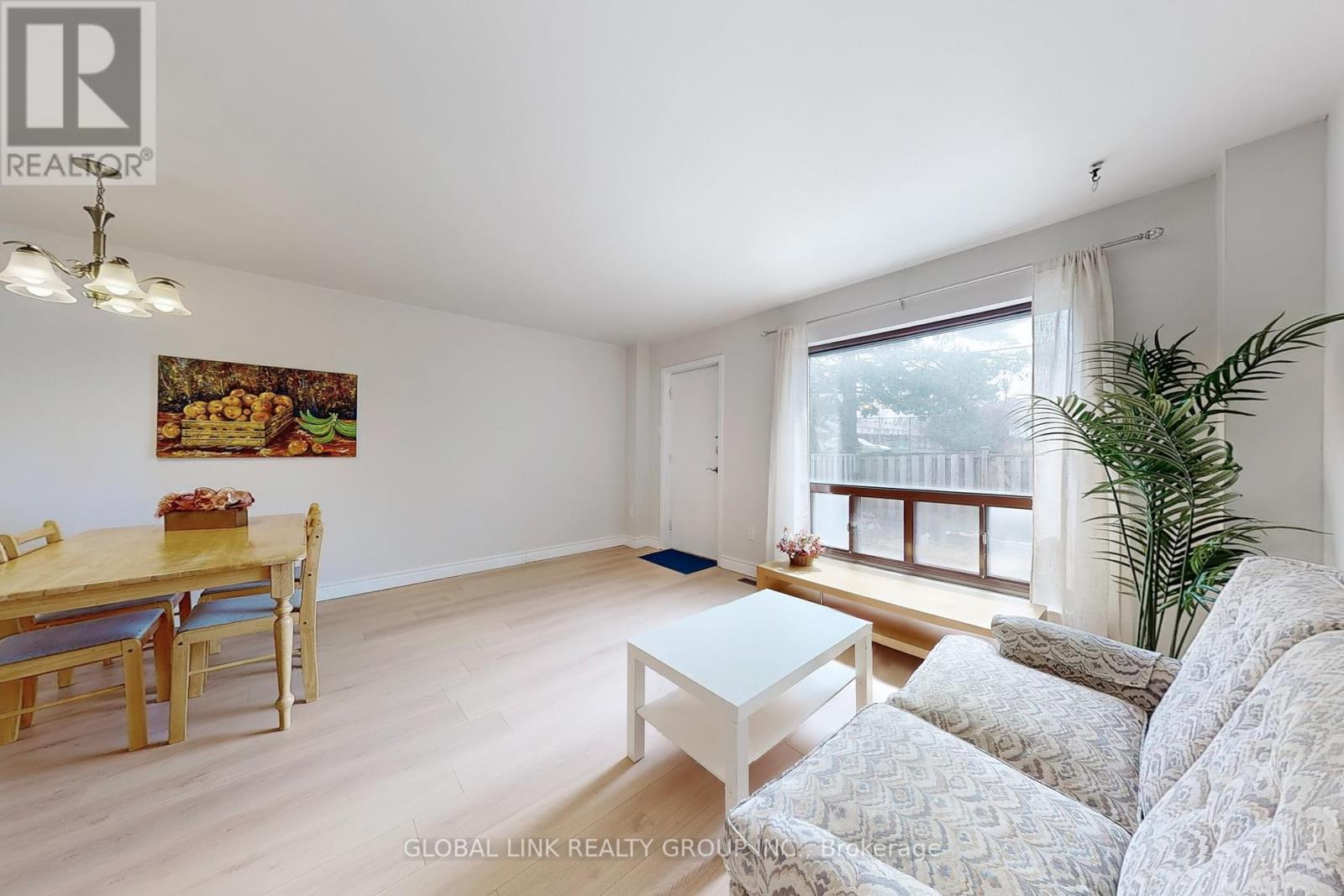 Photo 1 of 6 85 Rameau Drive S, Toronto ON