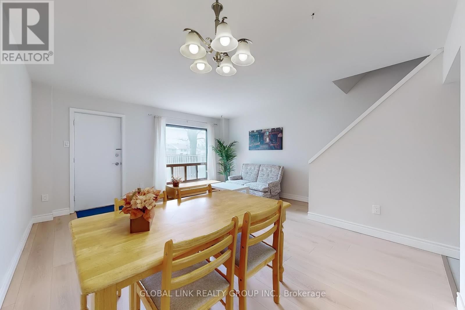 Photo 4 of 6 85 Rameau Drive S, Toronto ON