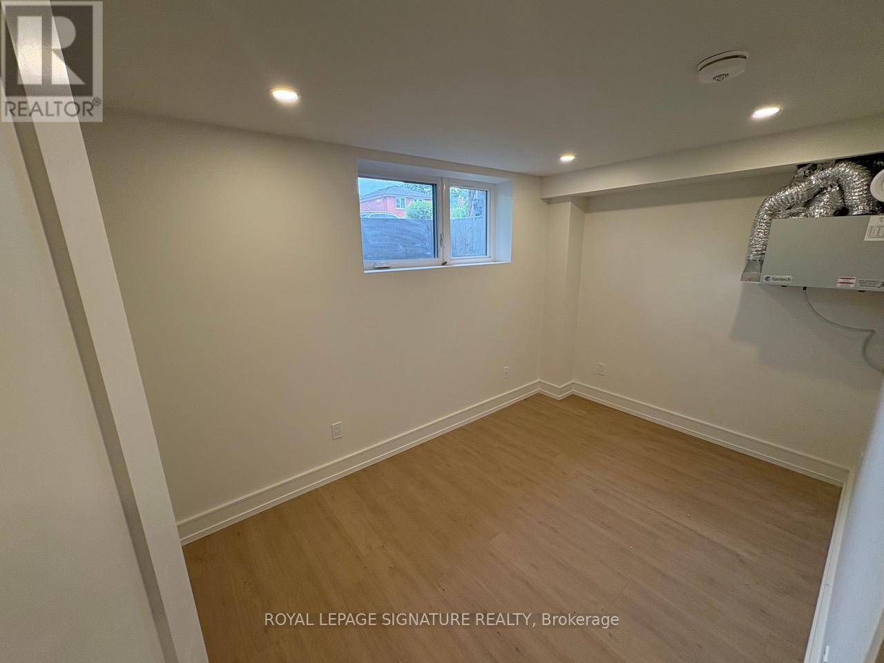 Photo 4 of Lower 9 Fleetwell Court, Toronto ON