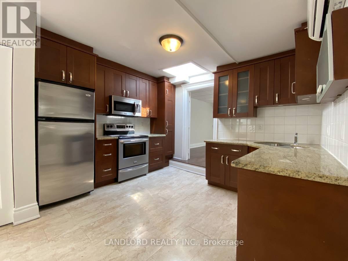 Photo 9 of D 343 St Clair Avenue W, Toronto ON