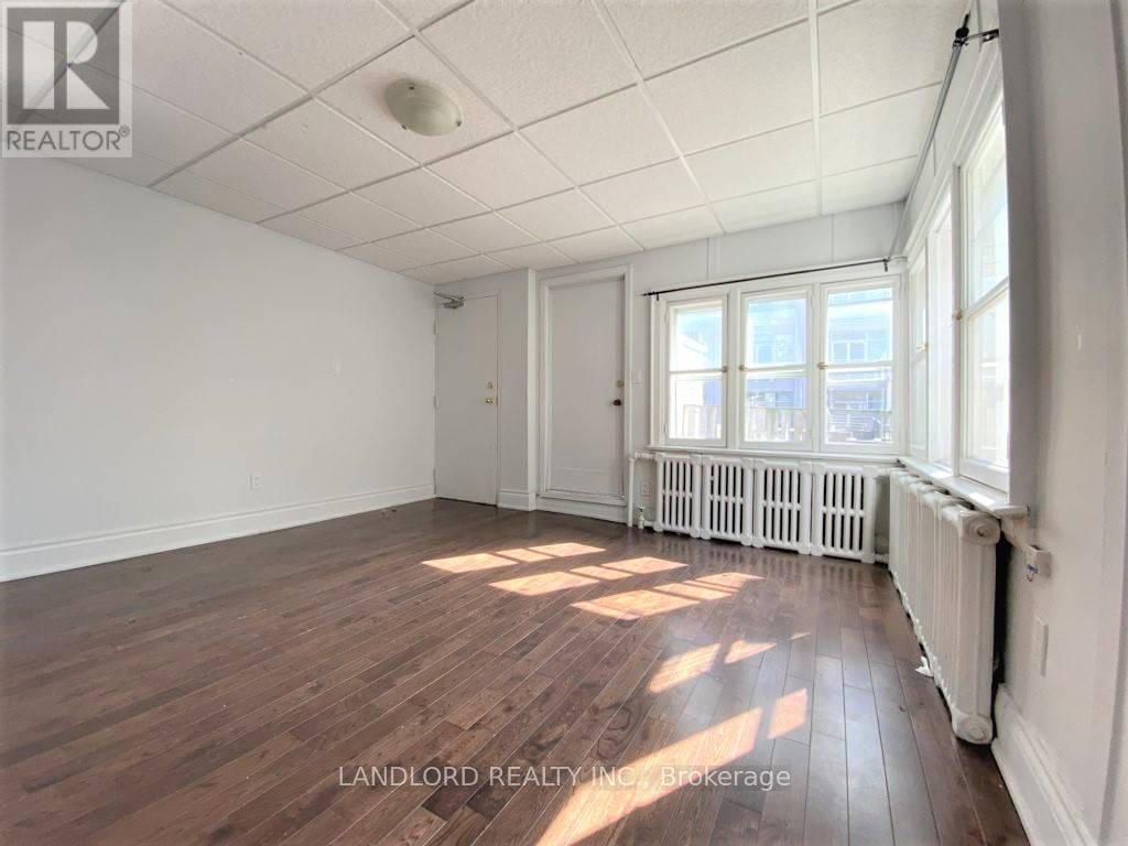 Photo 16 of D 343 St Clair Avenue W, Toronto ON