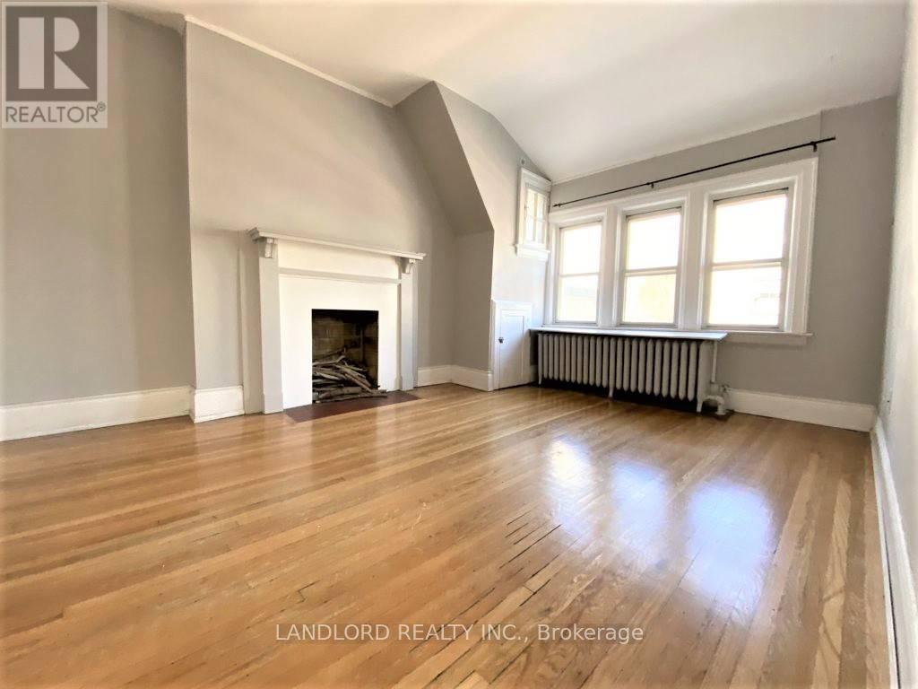 Photo 10 of D 343 St Clair Avenue W, Toronto ON
