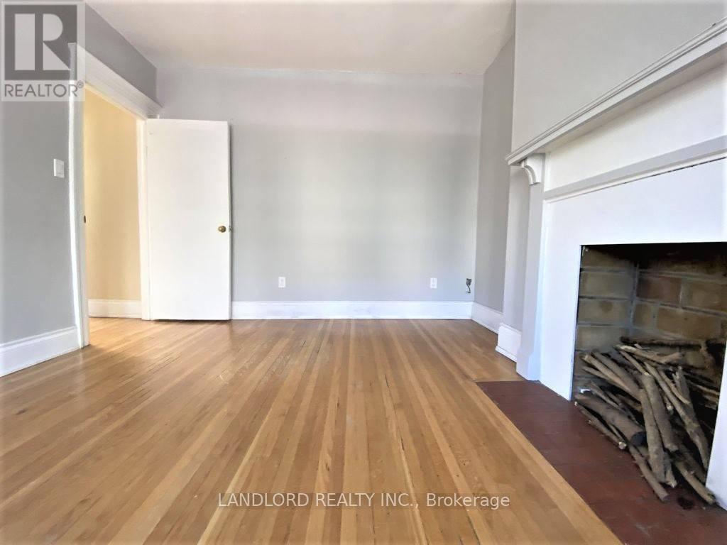 Photo 17 of D 343 St Clair Avenue W, Toronto ON
