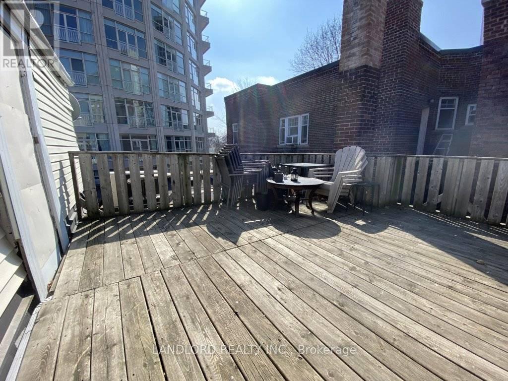 Photo 19 of D 343 St Clair Avenue W, Toronto ON