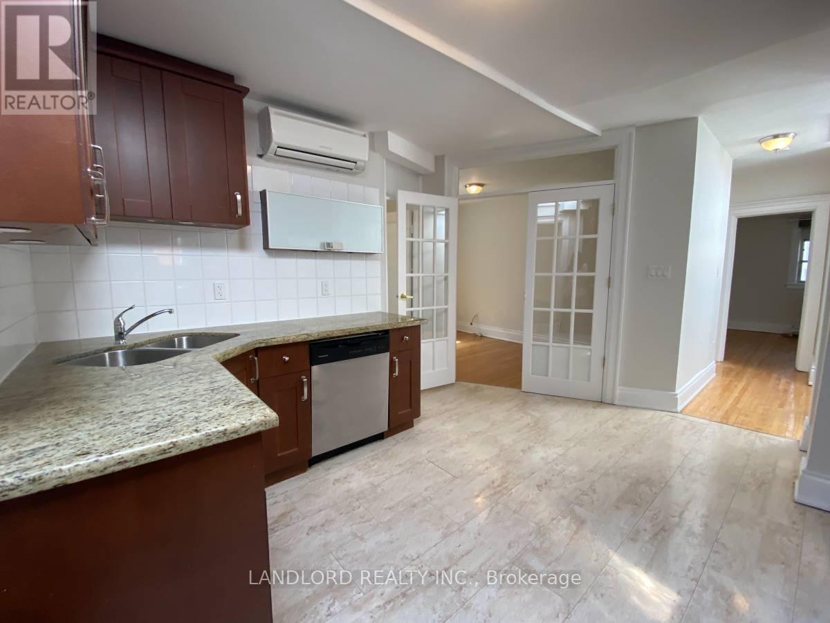 Photo 8 of D 343 St Clair Avenue W, Toronto ON