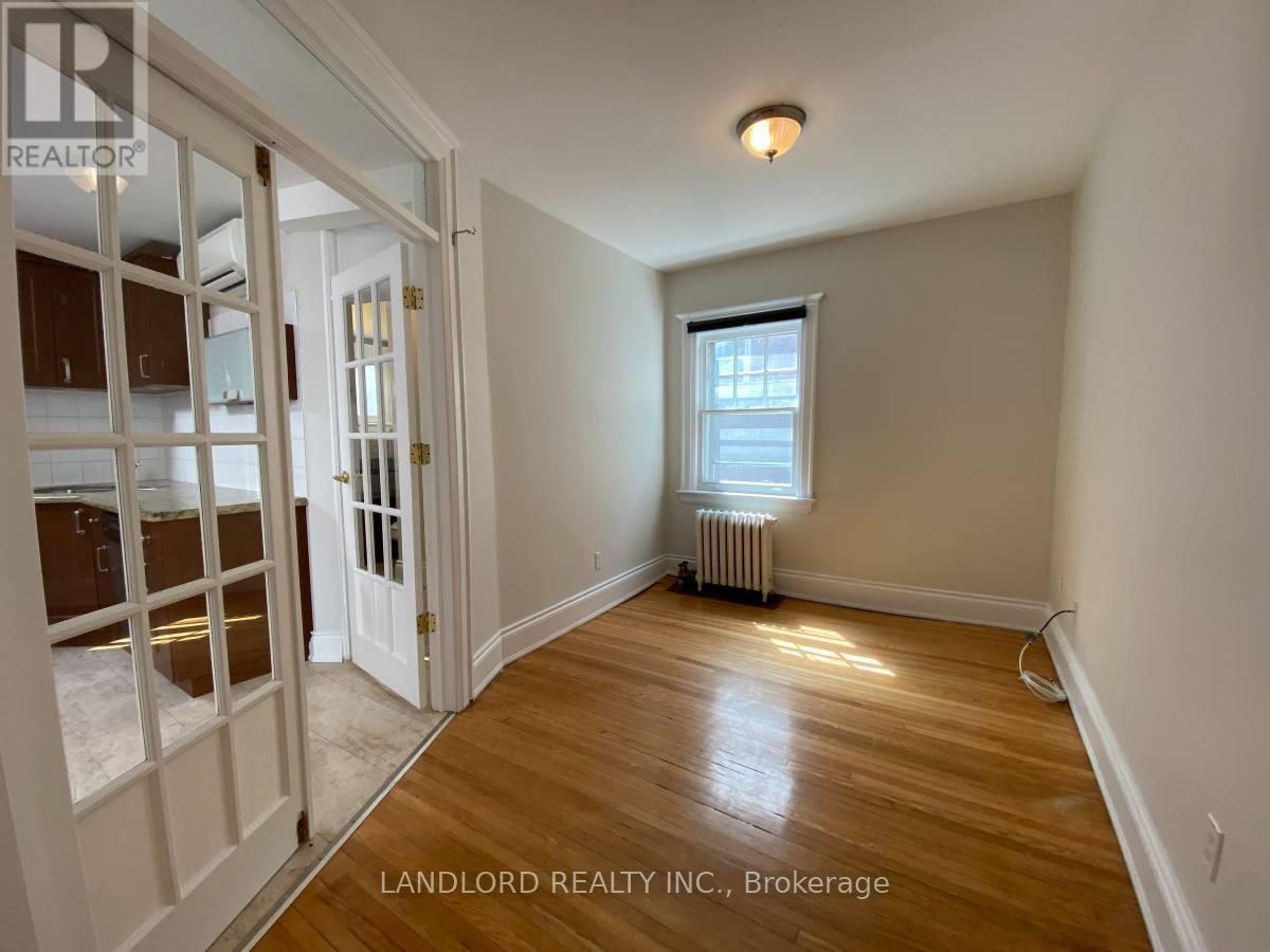 Photo 12 of D 343 St Clair Avenue W, Toronto ON
