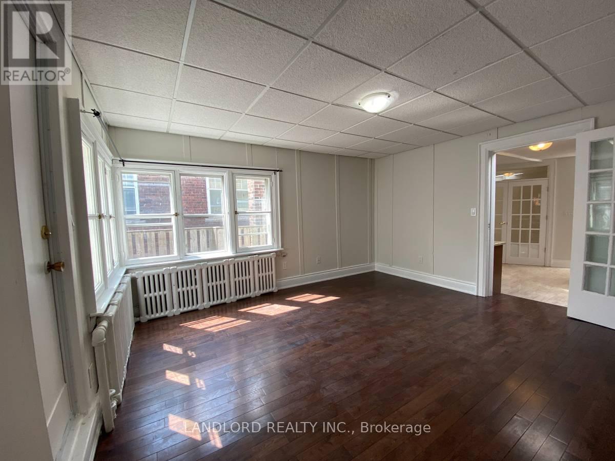 Photo 1 of D 343 St Clair Avenue W, Toronto ON