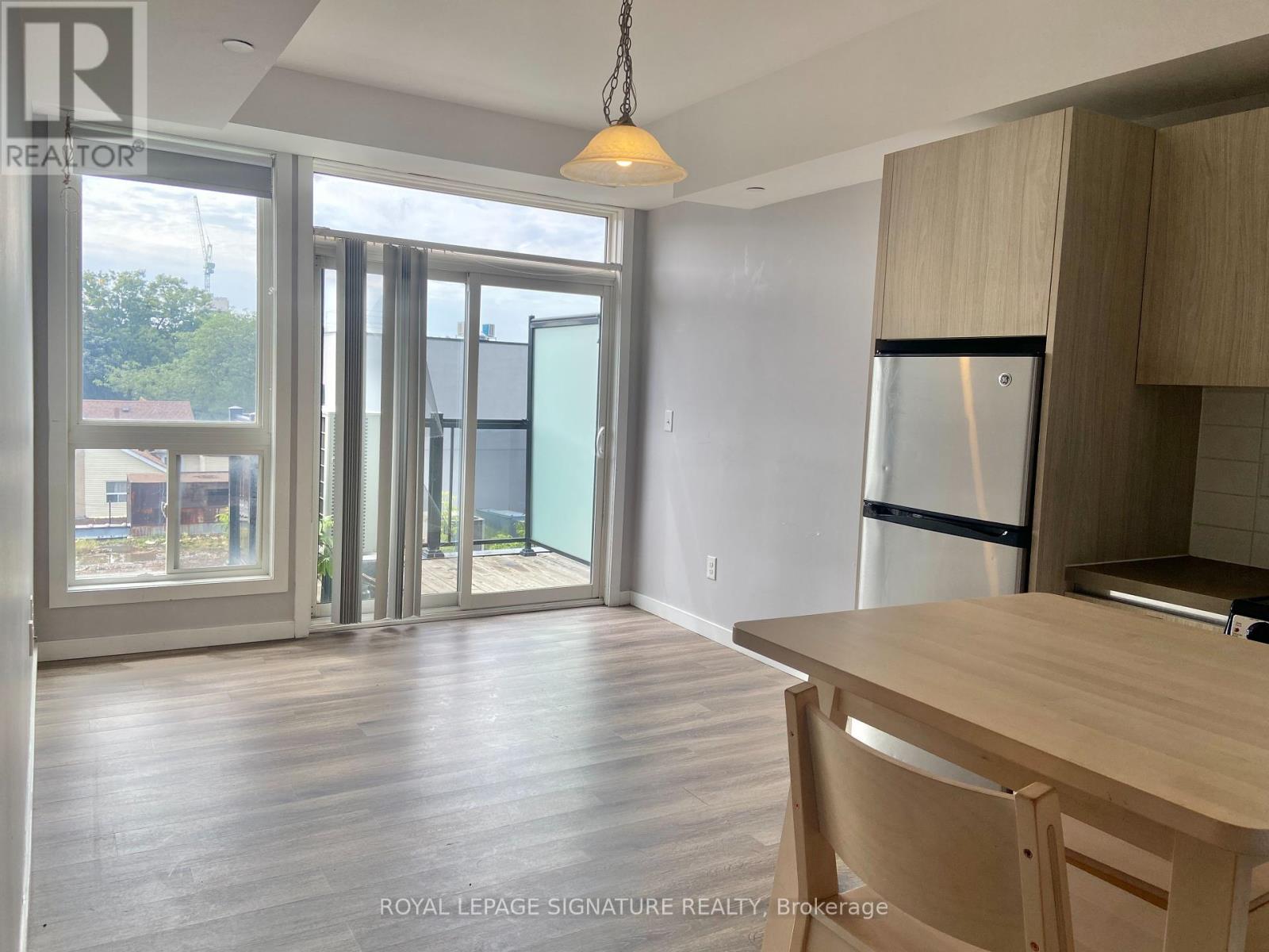 Photo 13 of 305 335 College Street, Toronto ON