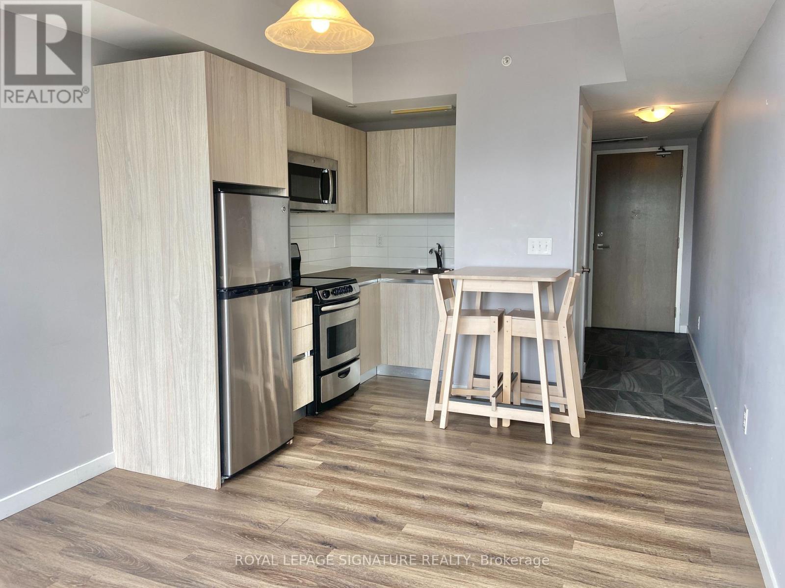 Photo 3 of 305 335 College Street, Toronto ON