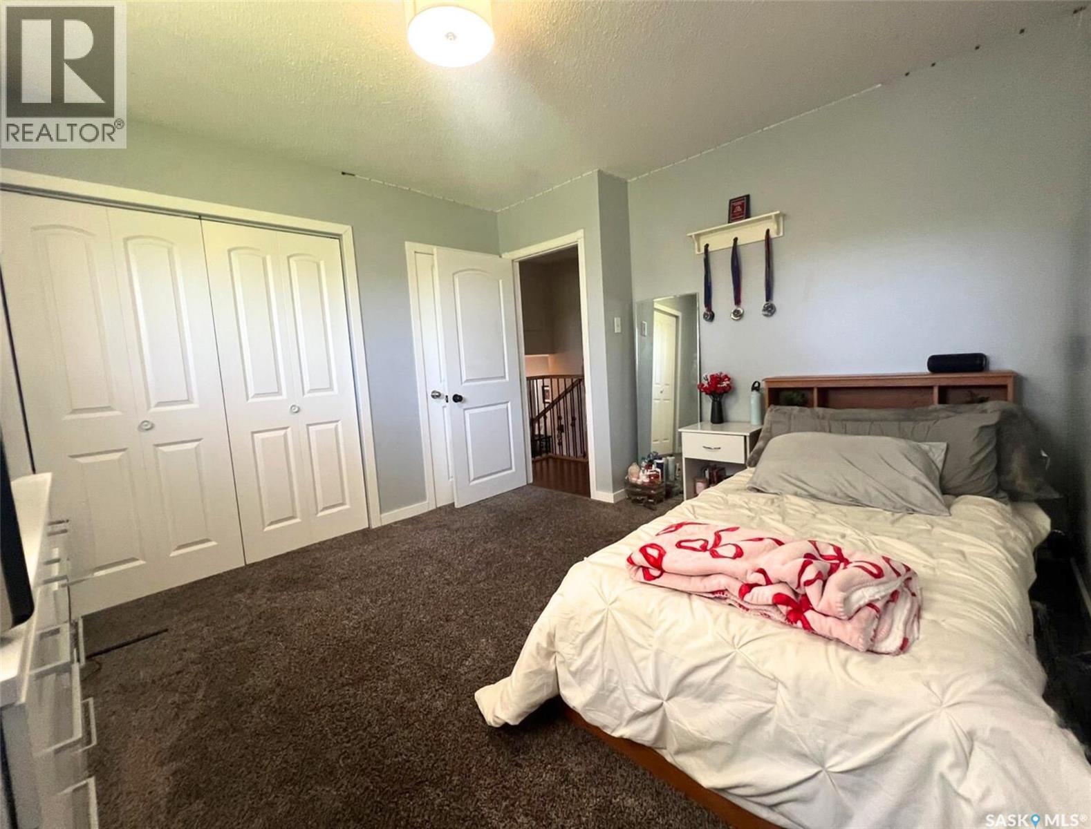 Single Family House for Sale in  th AVENUE NE Swift Current 
