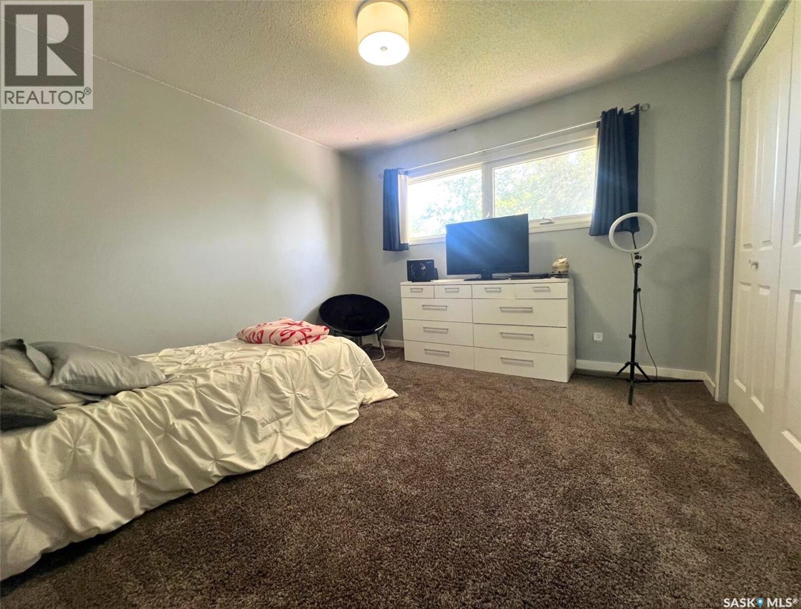 Single Family House for Sale in  th AVENUE NE Swift Current 