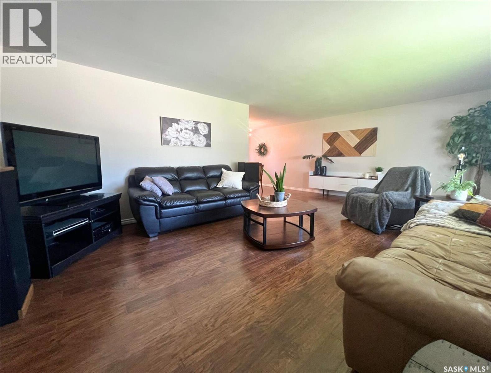Single Family House for Sale in  th AVENUE NE Swift Current 