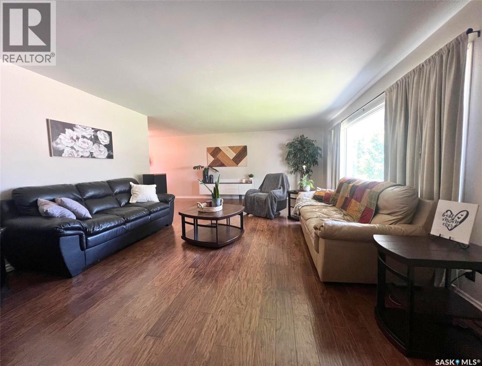 Single Family House for Sale in  th AVENUE NE Swift Current 