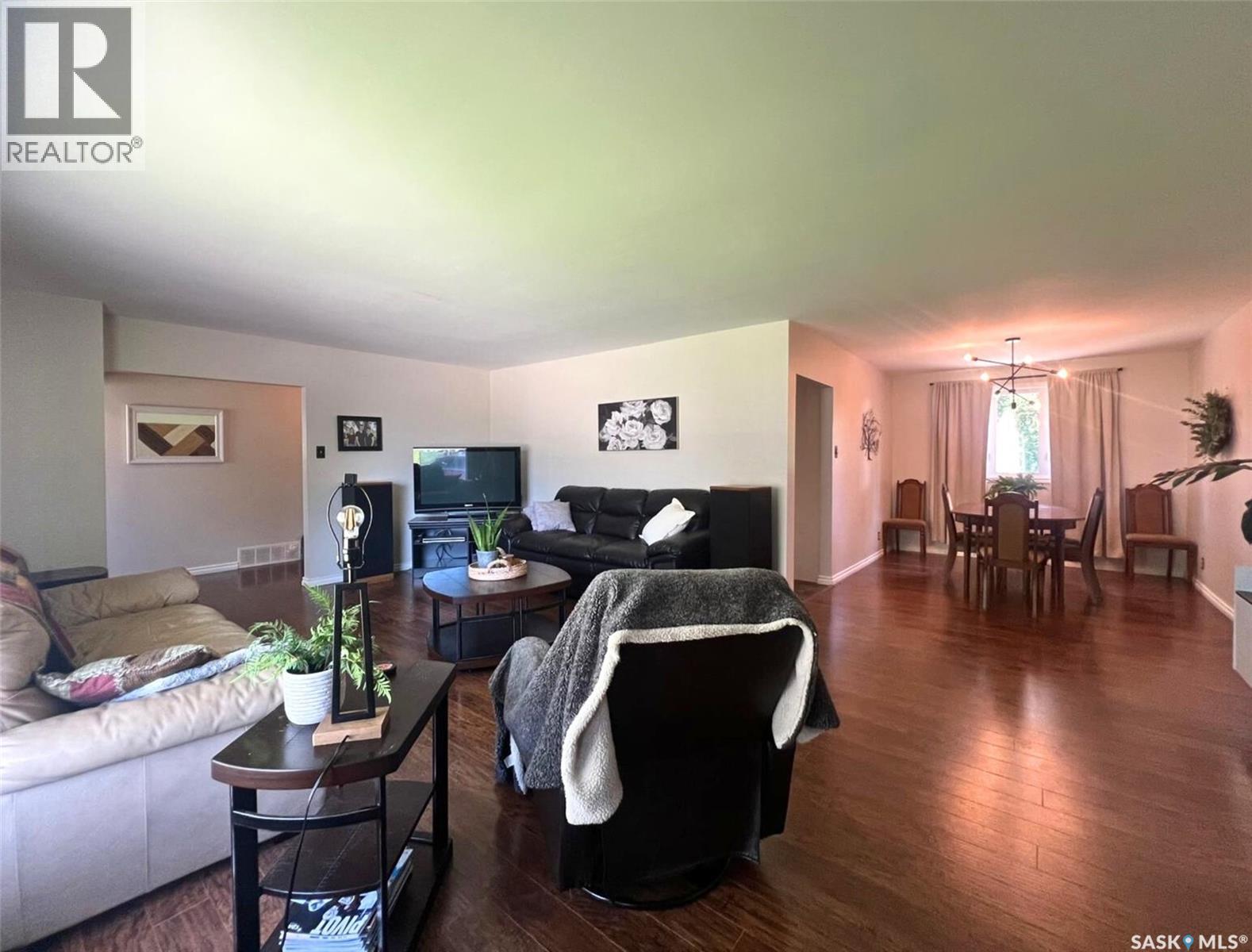 Single Family House for Sale in  th AVENUE NE Swift Current 