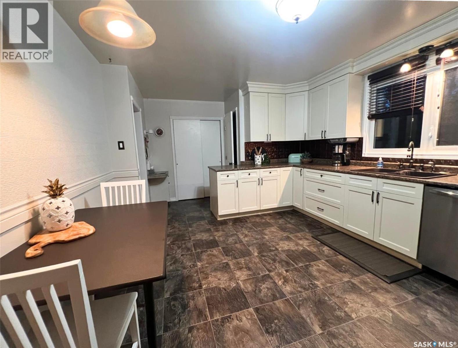 Single Family House for Sale in  th AVENUE NE Swift Current 