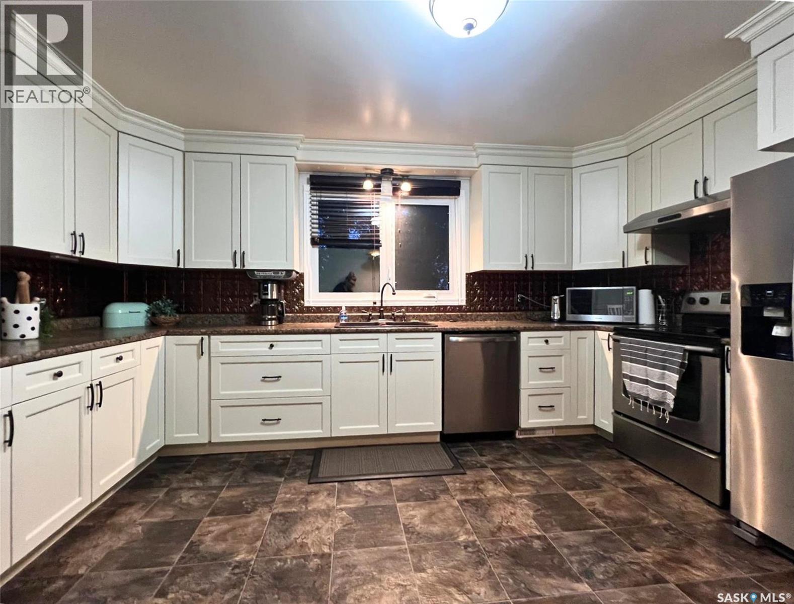Single Family House for Sale in  th AVENUE NE Swift Current 