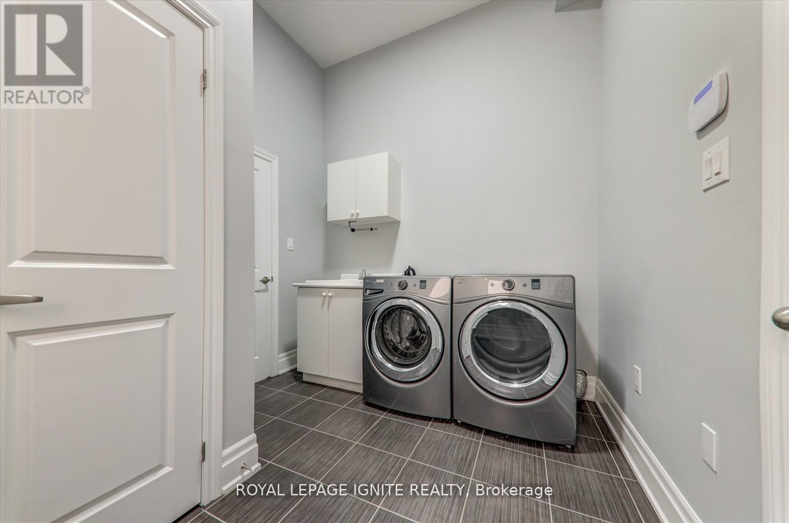 Photo 1 of 12 Warton Court, Markham ON