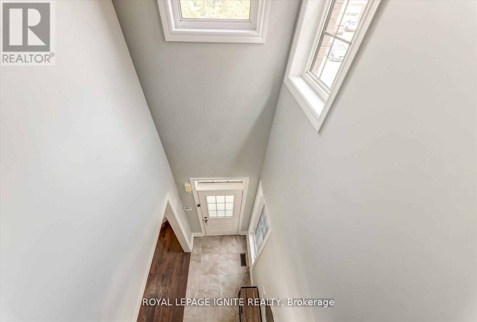 Photo 30 of 12 Warton Court, Markham ON