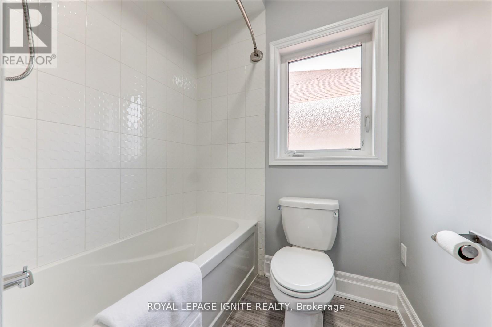 Photo 15 of 12 Warton Court, Markham ON