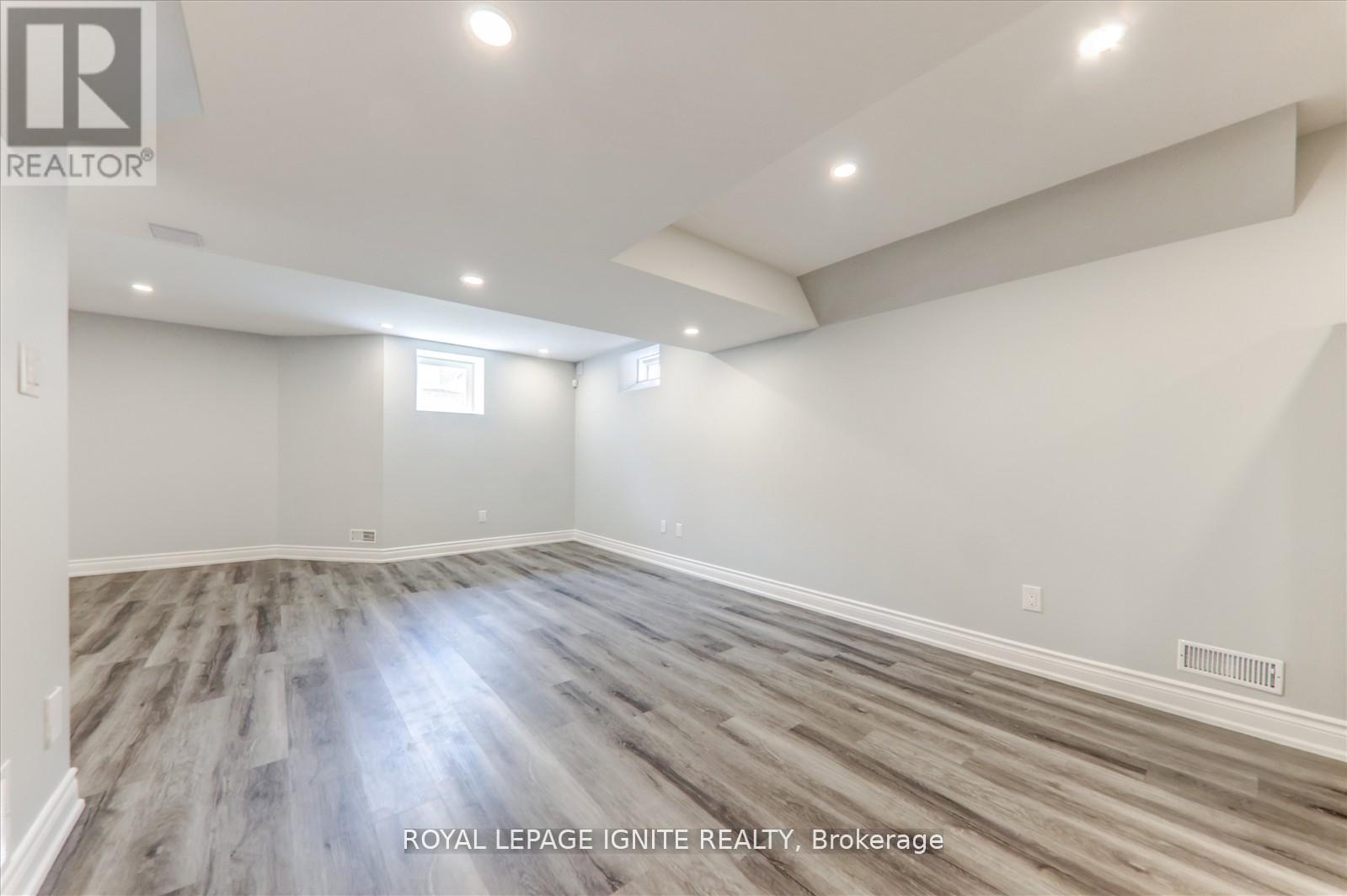 Photo 35 of 12 Warton Court, Markham ON