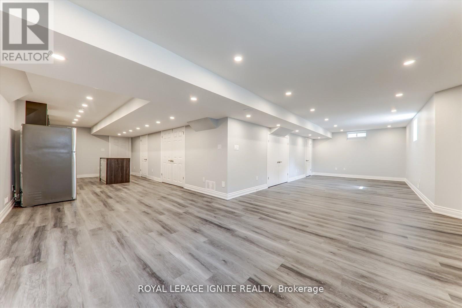 Photo 2 of 12 Warton Court, Markham ON