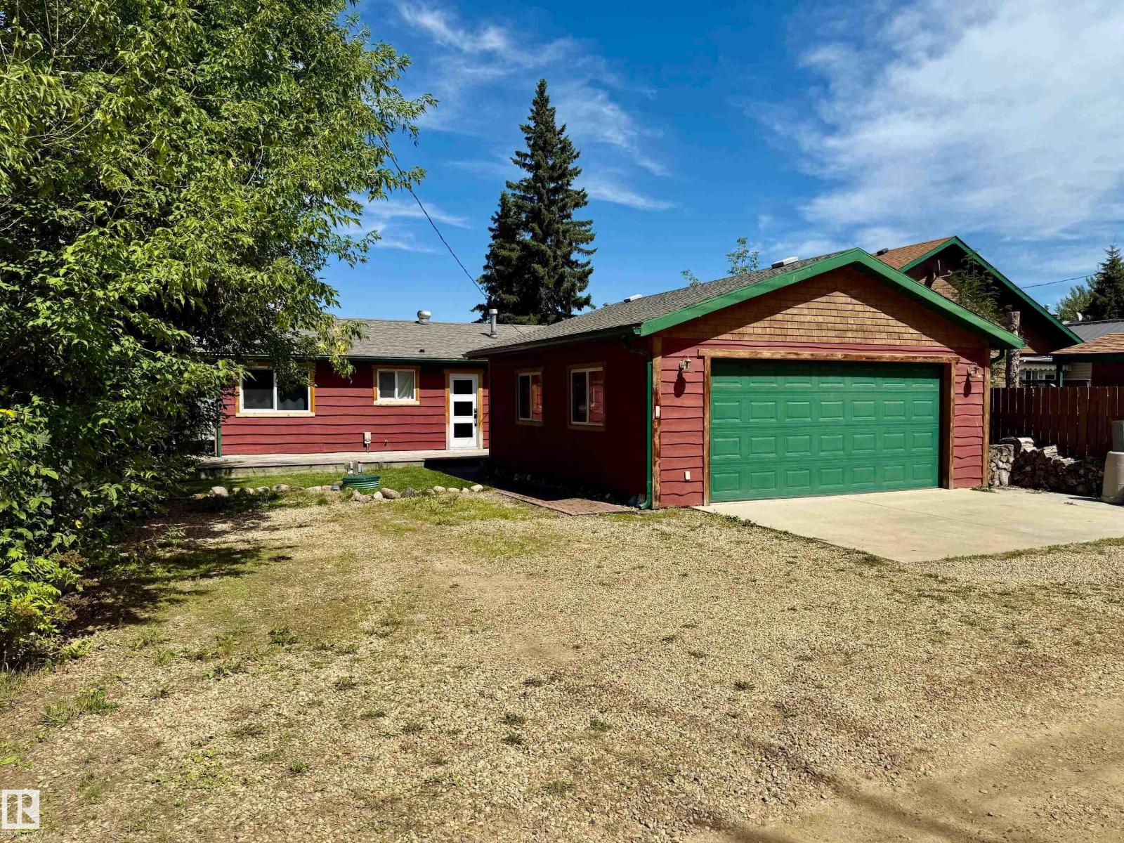 Photo 1 of 8 Lake Av, Rural Wetaskiwin County AB