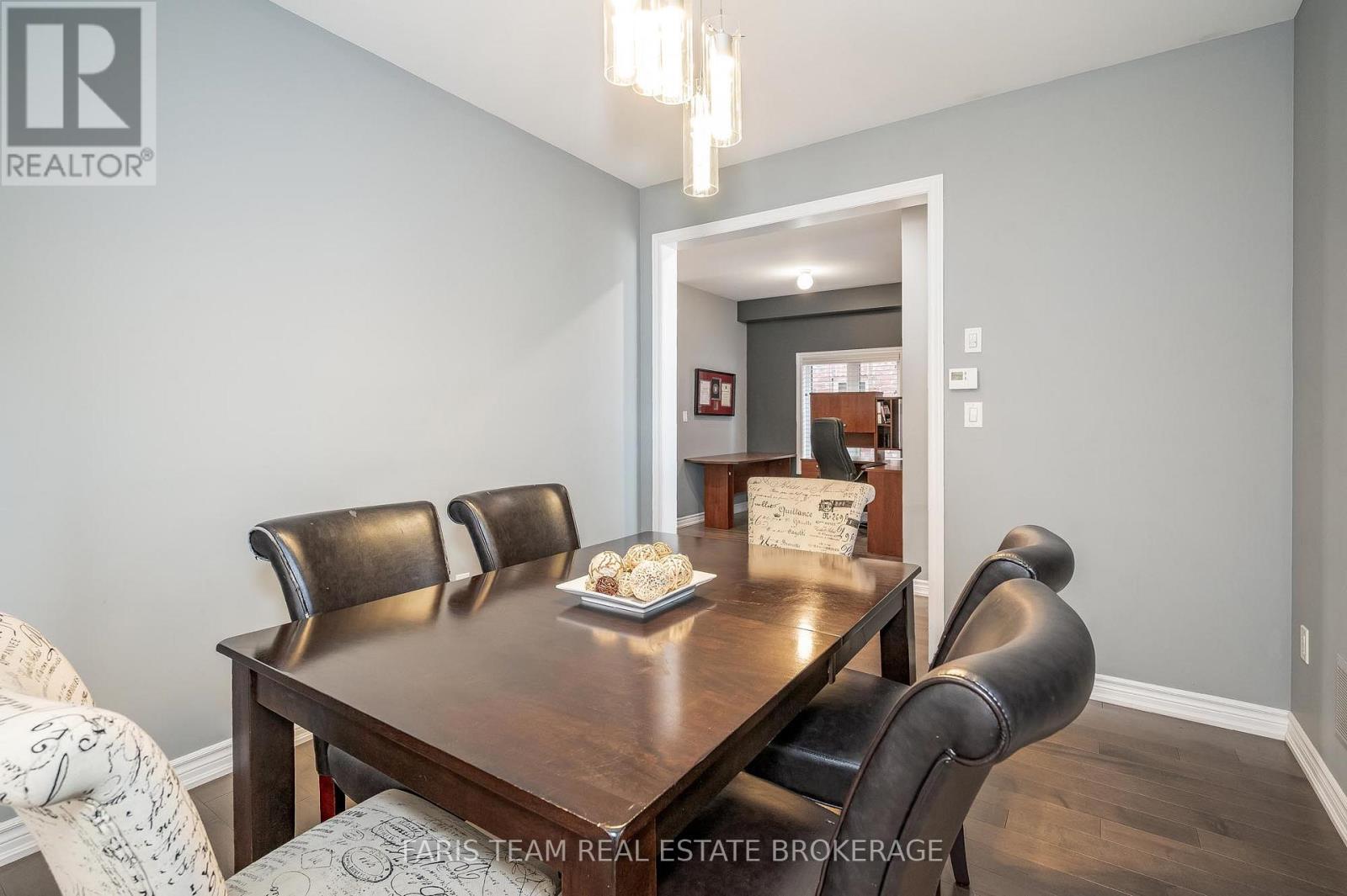 Photo 10 of 1464 Farrow Crescent, Innisfil ON