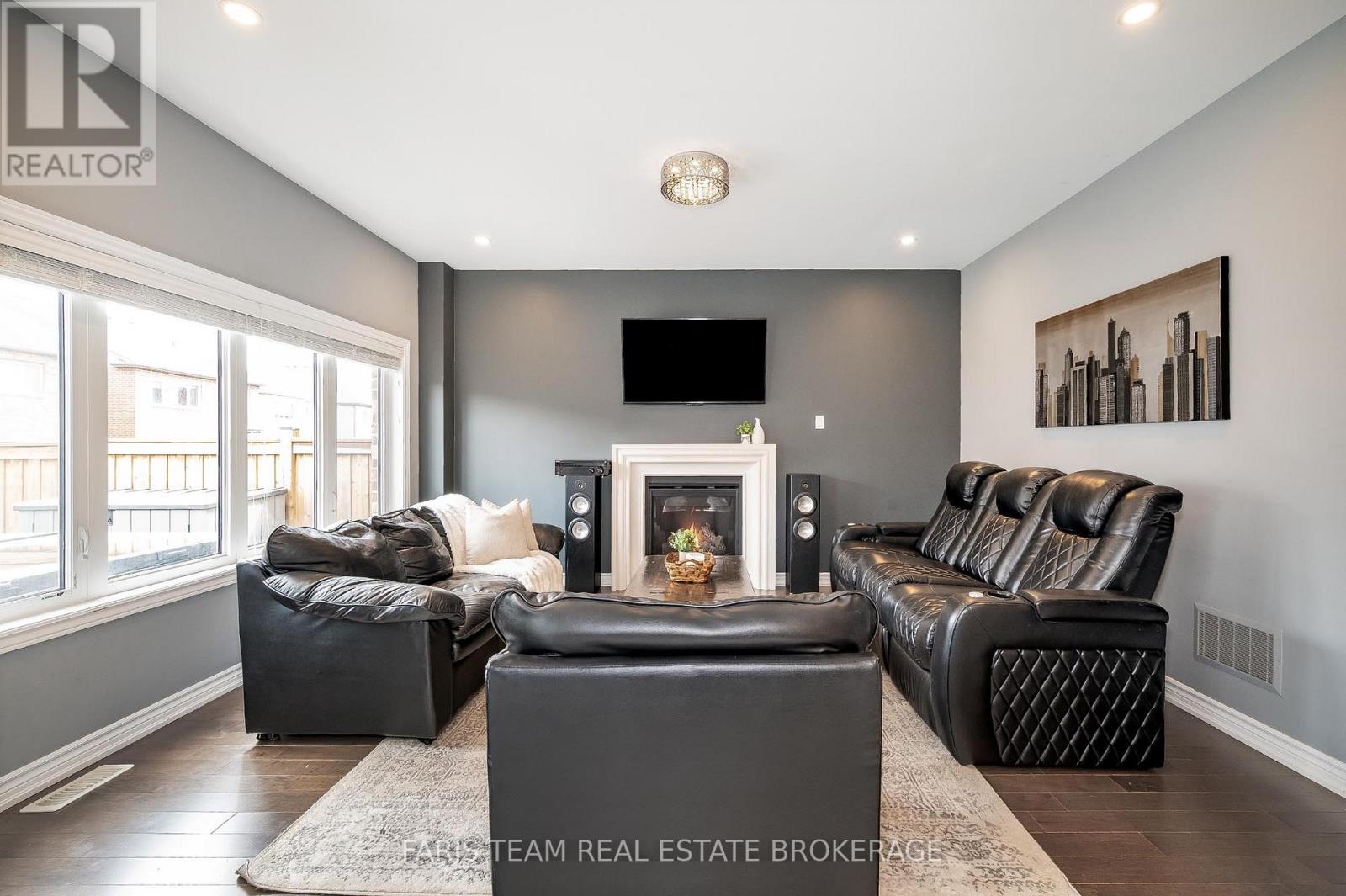 Photo 12 of 1464 Farrow Crescent, Innisfil ON