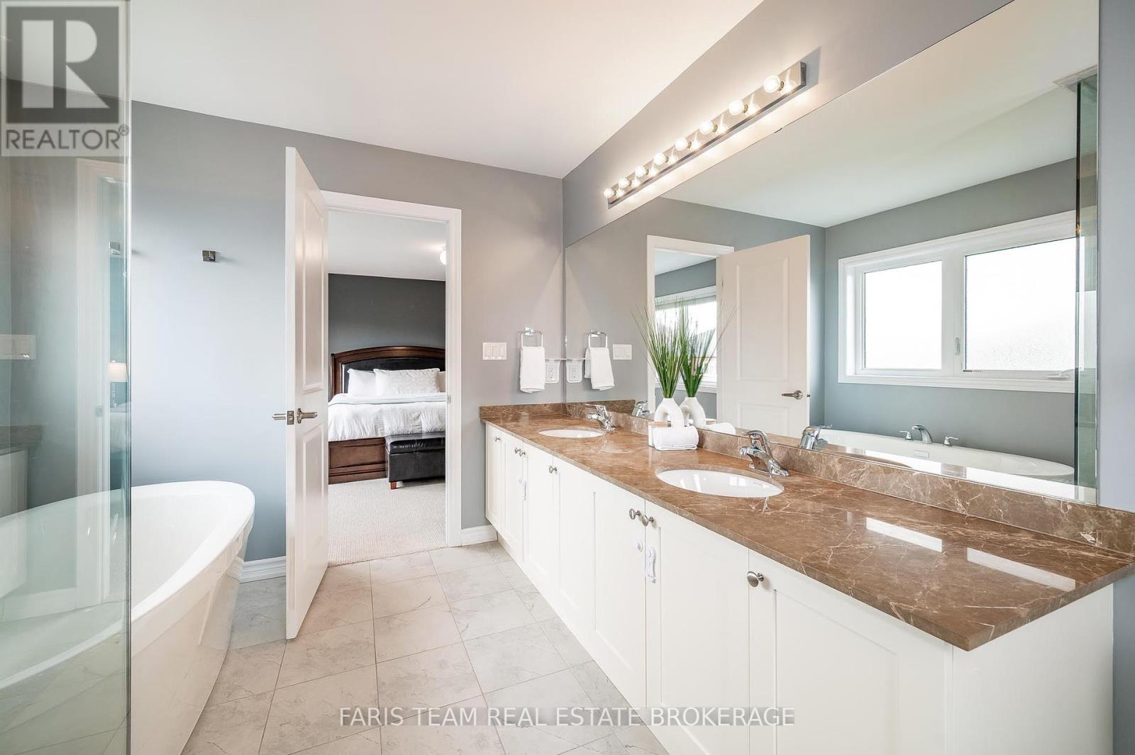 Photo 18 of 1464 Farrow Crescent, Innisfil ON
