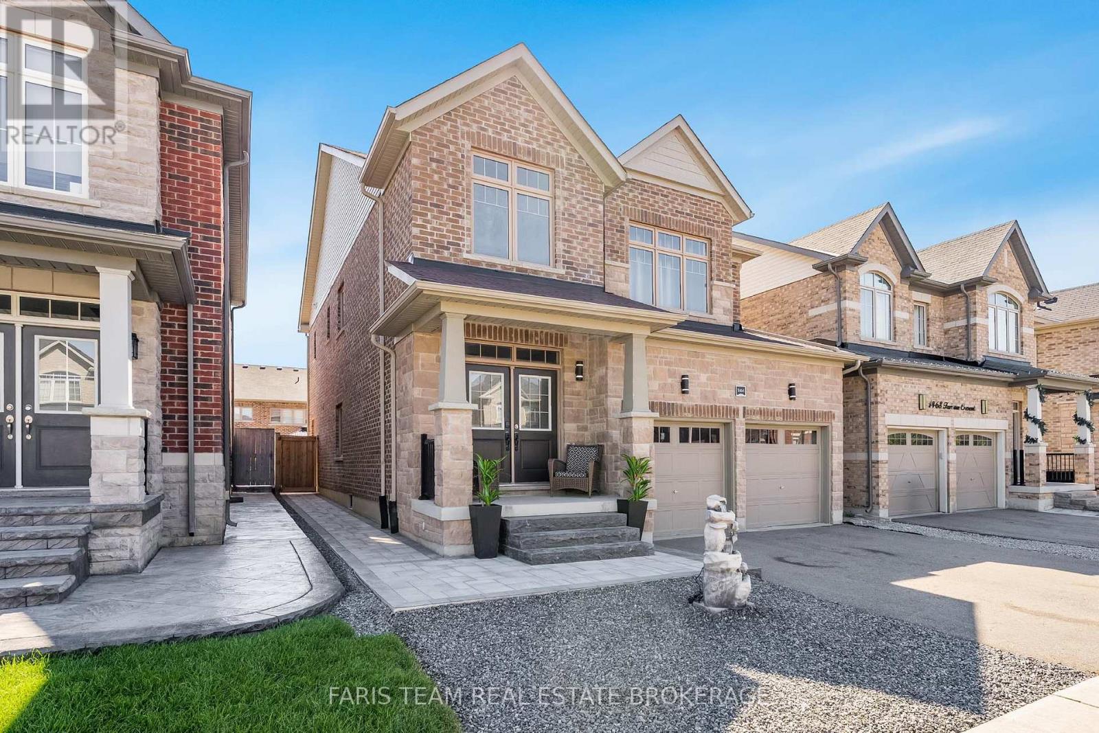 Photo 2 of 1464 Farrow Crescent, Innisfil ON