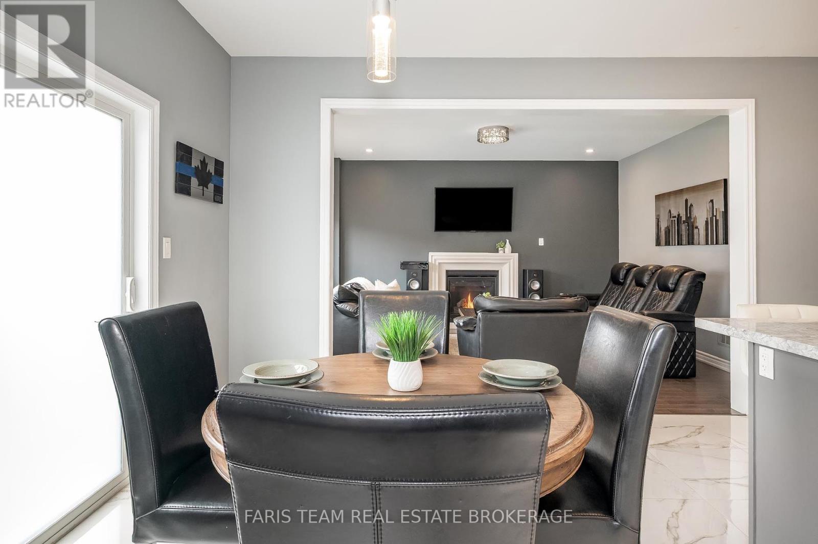 Photo 8 of 1464 Farrow Crescent, Innisfil ON
